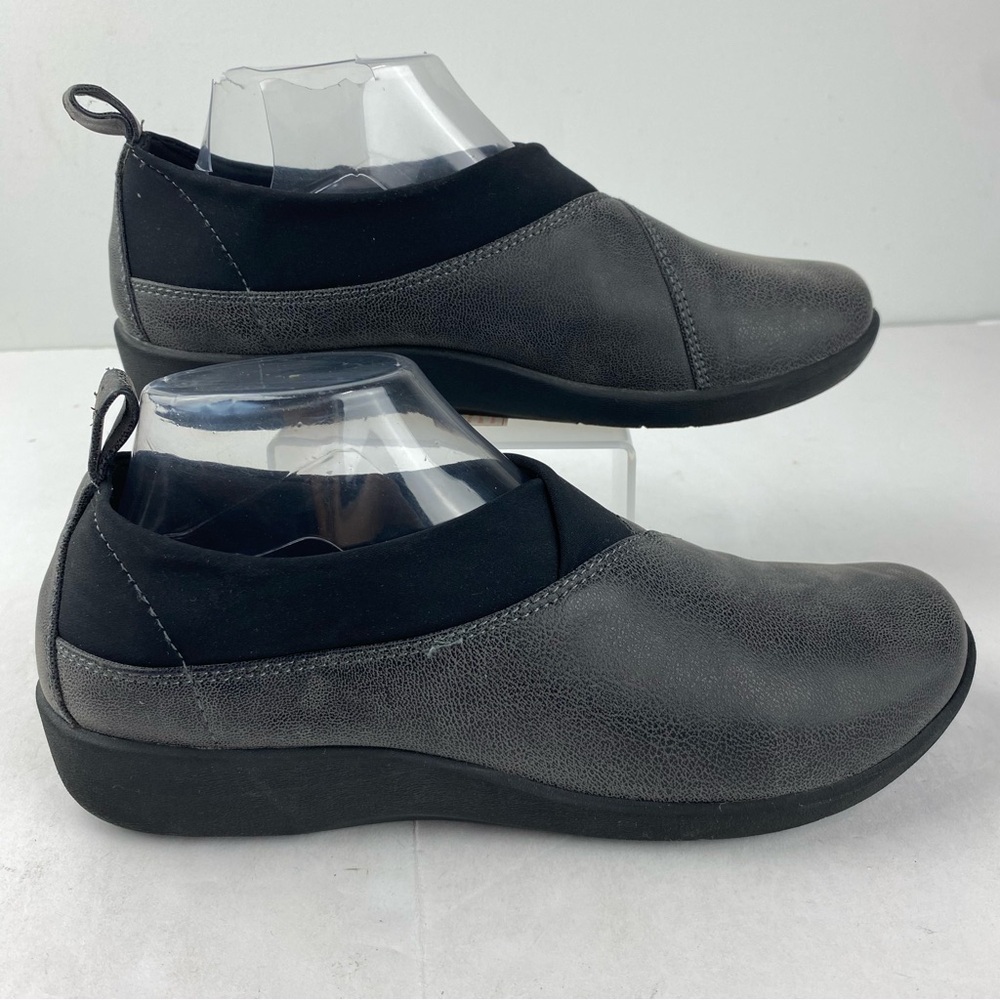 Clarks Cloudsteppers Womens 9 Gray Sillian Greer Microsuede Slip On Loafer